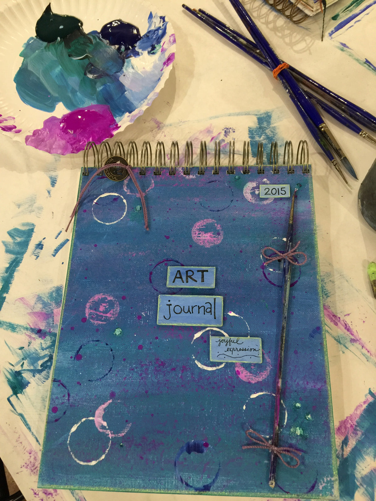 Artistic Expression Through Journaling: An Introduction to Art Journals -  FeltMagnet